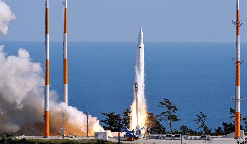 Güney Kore'nin uydusu, uzay istasyonuyla ilk iletişimi kurdu