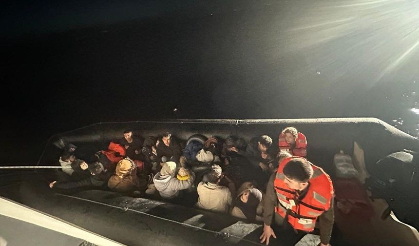 İzmir'de 24 kaçak göçmen yakalandı