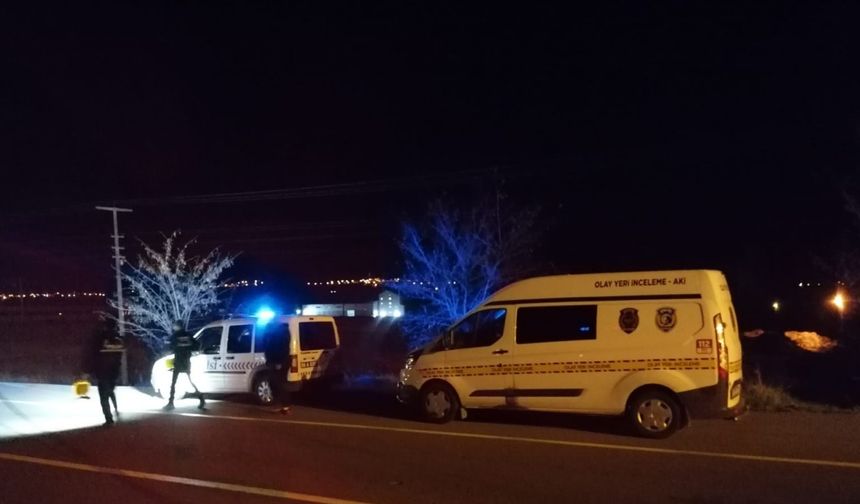 Nevşehir'de çarpışan iki otomobilden biri tarlaya devrildi: 1 ölü, 1 yaralı