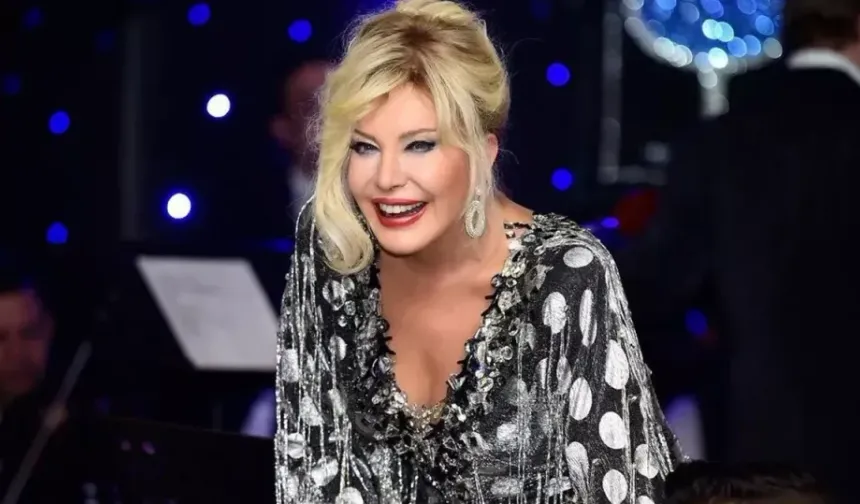 Emel Sayın'dan sevenlerine bayram tebriği