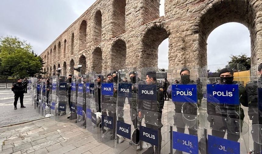 Taksim'e yürüyenleri hedef aldı: Size demokrasi fazla!