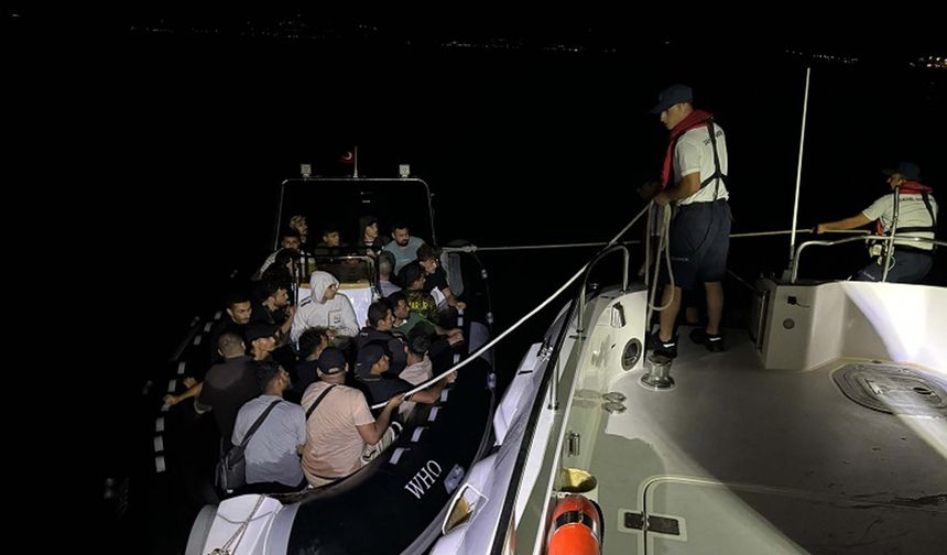 Çeşme'de 21 kaçak göçmen yakalandı