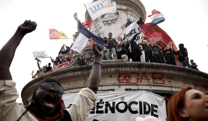 Fransa'da sol ittifak tepkili: Yeni hükümetin kurulması gecikecek