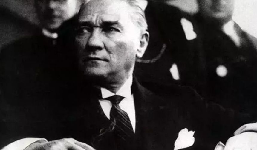 İzmir'de Atatürk'e yakışan anma