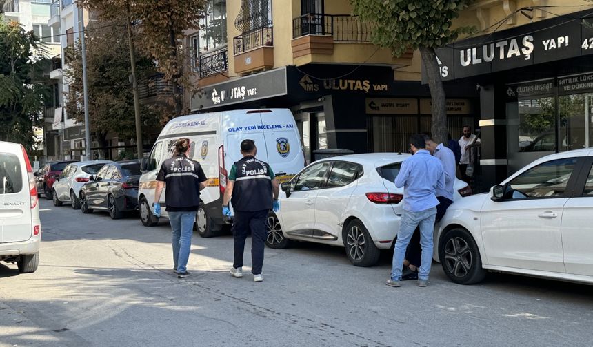 İzmir'de çıkan kavgada bıçaklanan kişi öldü