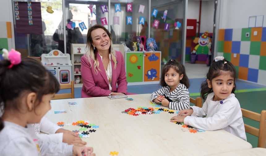 Başkan Mutlu Oyun Evi’nin minikleriyle buluştu