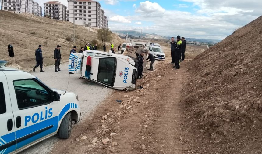 Takipteki polis aracı takla attı