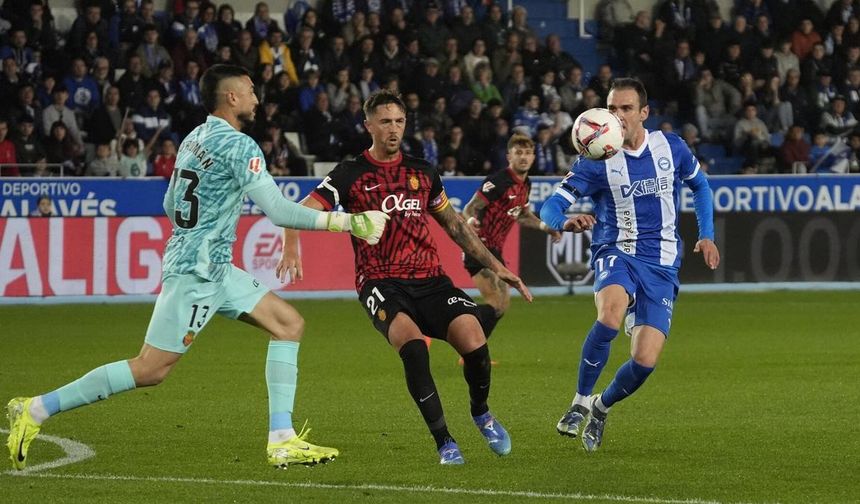 Alaves bir attı, üç aldı