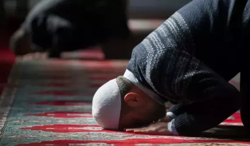 İzmir Namaz Vakitleri 5 Ağustos 2025