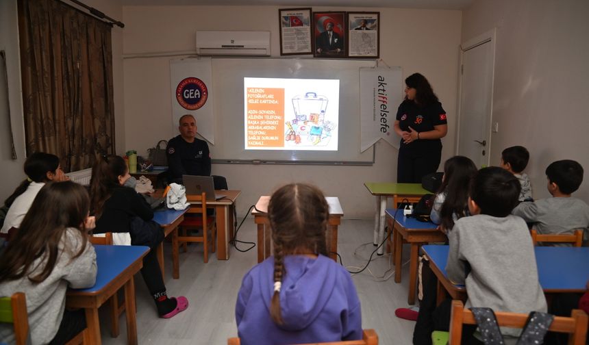 Manisa’da çocuklara depreme hazırlık semineri düzenlendi