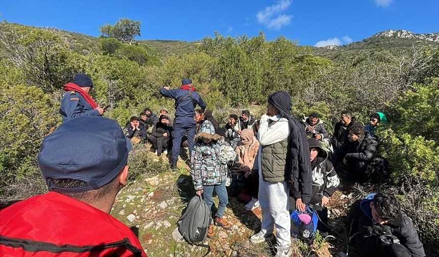 Bodrum'da umuda yolculuk... 45 göçmen kurtarıldı