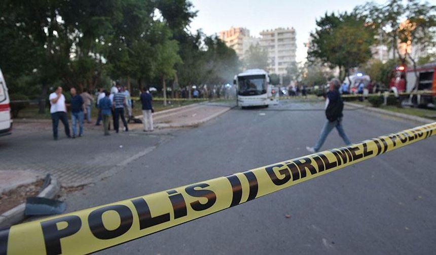 İzmir'de kocası tarafından bıçaklanan kadın hayatını kaybetti