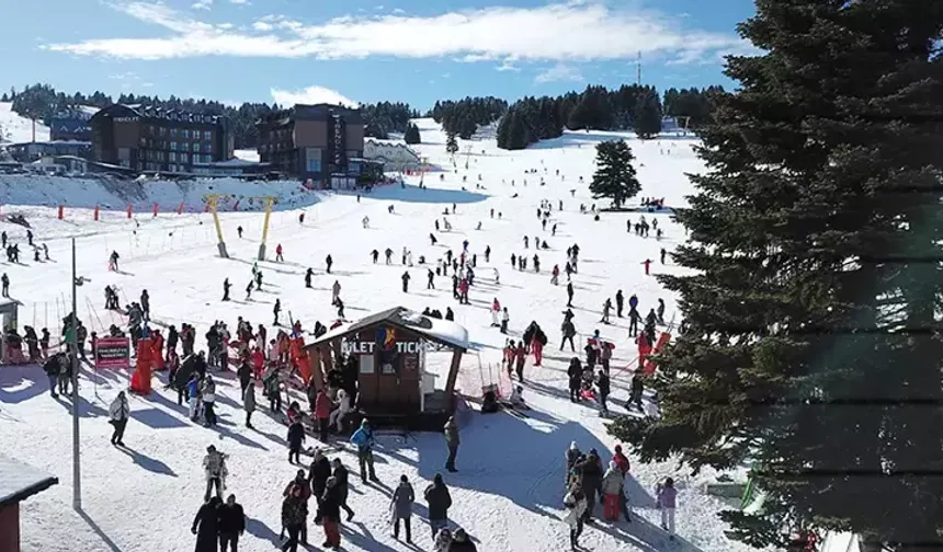 Uludağ'a turist akını devam ediyor