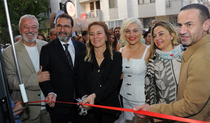 Efsun Ersözlü'den Bostanlı’ya Şık Bir Dokunuş: "My Wave" Butik Kafe Açıldı