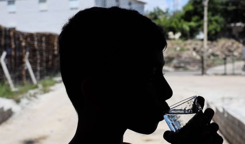 Damacanadan bir bardak su, 1 lira 30 kuruşa doluyor