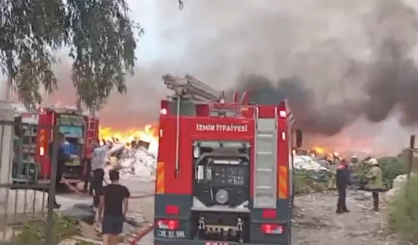 İzmir’de, kaçak döküm sahasında yangın