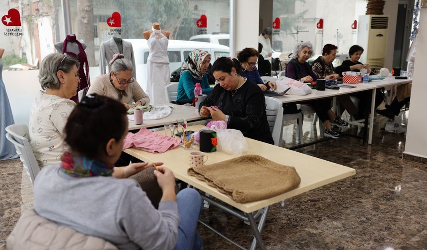 Bayraklı'dan huzurevi sakinlerine 750 adet battaniye