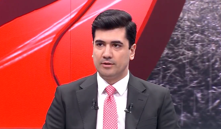 Deprem anında sakin kaldı, sosyal medyada alkış topladı