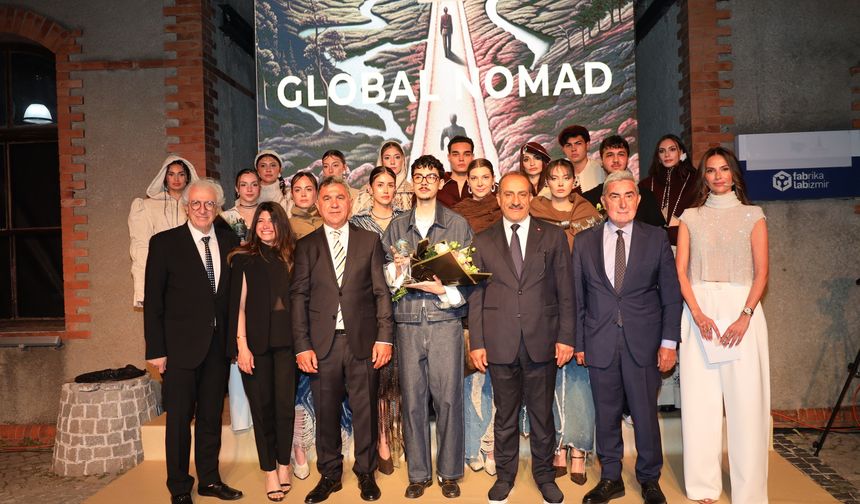 EİB Moda Tasarım Yarışmasına İzmirli tasarımcılar damga vurdu