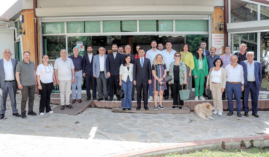 Başkan Önal muhtarlarla bir arada: Daha güzel bir Bayraklı için çalışıyoruz!