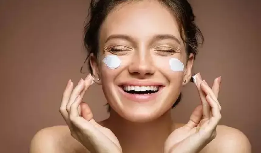 Cildiniz Bu Yaz Işıldasın: Dermatologdan Mevsime Özel Bakım Tüyoları