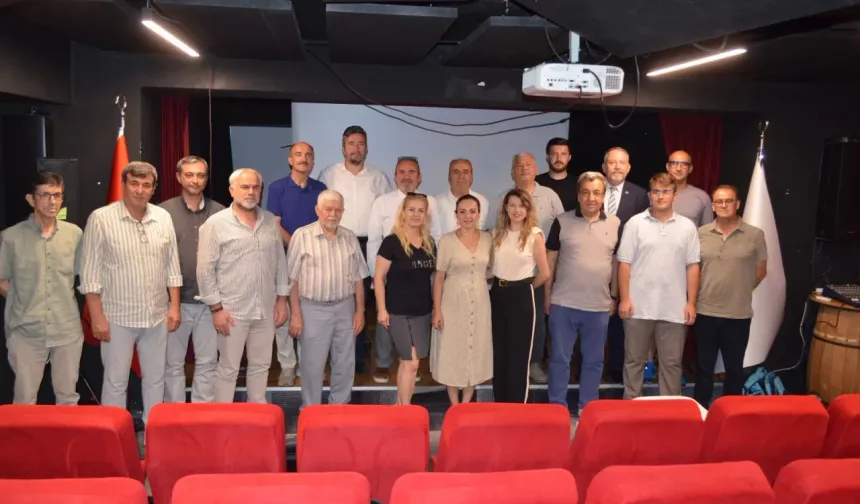 Buca'da Balkan Rüzgarı Esti: Kosova Paneli Yoğun İlgi Gördü