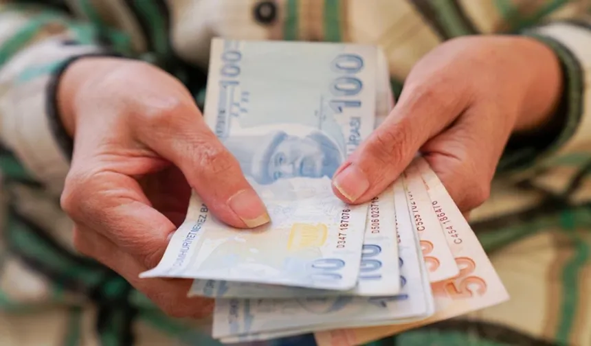 En düşük emekli aylığına düzenleme olacak mı? AKP'den flaş açıklama!