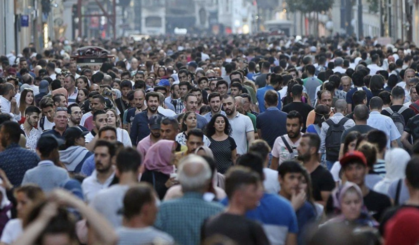 TÜİK'in gençlik raporu alarm veriyor: Her 4 gençten 1'i 'işim için fazla eğitimliyim' diyor!