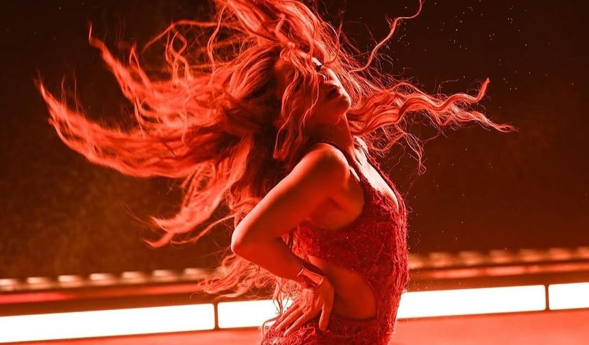 Zamanı Durduran Bir Efsane! Sesi kadar duru güzelliğiyle de dikkat çeken Shakira!