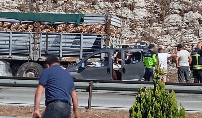 Adana'daki trafik kazasında 5 kişi hayatını kaybetti!
