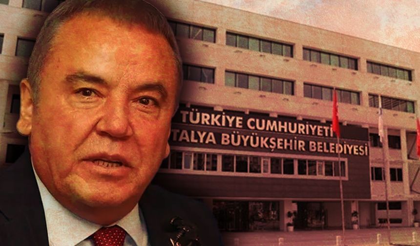 Muhittin Böcek hastaneye kaldırıldı