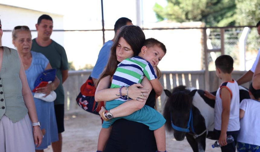 Başkan Lâl Denizli, özel gereksinimli çocuklarla at çiftliği gezisinde buluştu