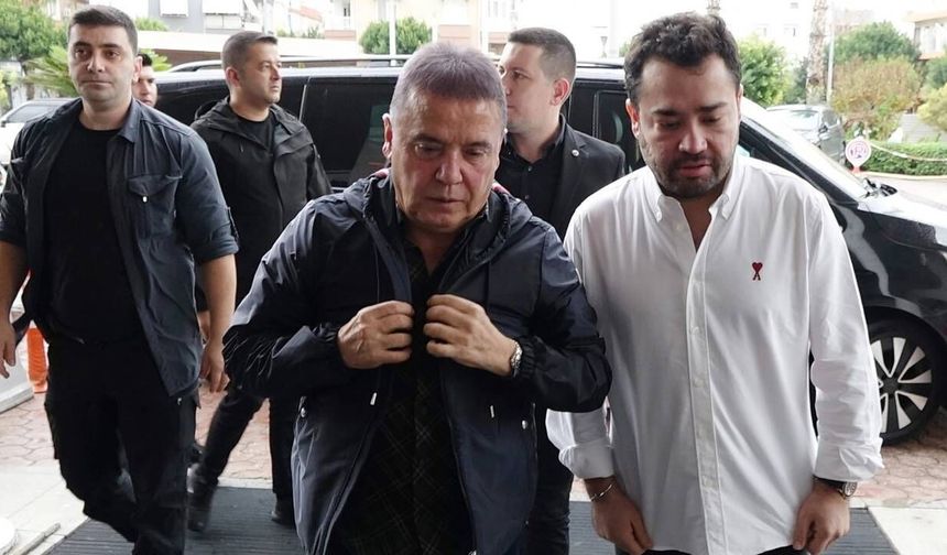 Muhittin Böcek hastaneye kaldırıldı!