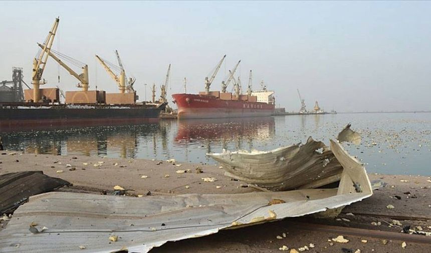 İsrail’den Yemen’e ikinci darbe: Yeniden bombaladı