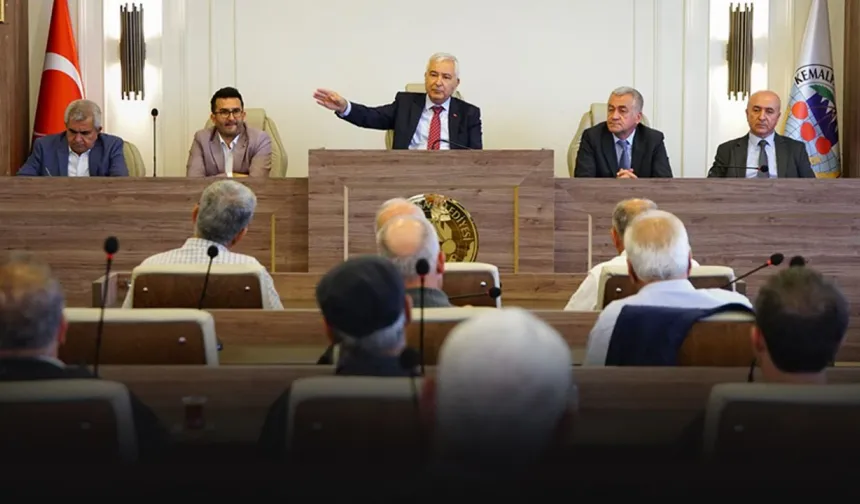 İzmir Kemalpaşa'da başkan ve kurmayları muhtarları dinledi