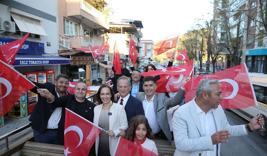 Karşıyaka, Cumhuriyet’in ışığında tek yürek oldu