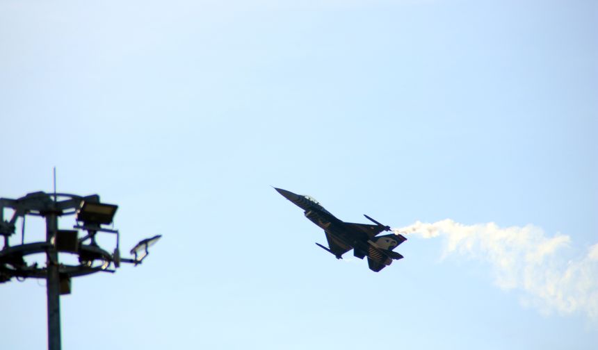 SOLOTÜRK'ten Kayseri semalarında gösteri uçuşu