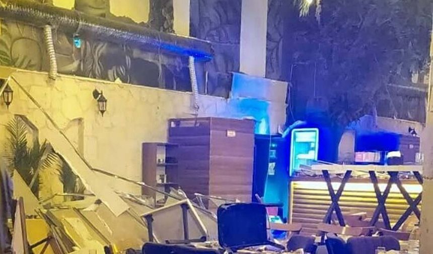 Eğlence kabusa döndü: İzmir Bornova'da dekorun altında kaldılar