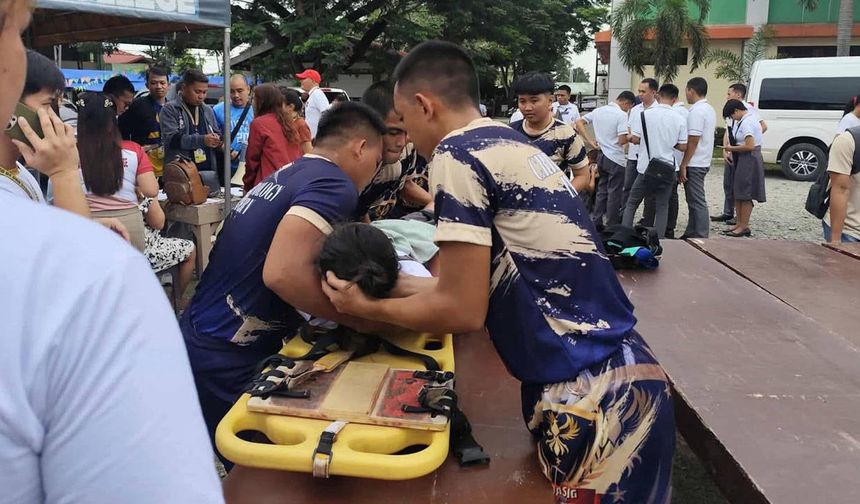 Filipinler’de 7,4 büyüklüğünde deprem: Tsunami uyarısı yapıldı