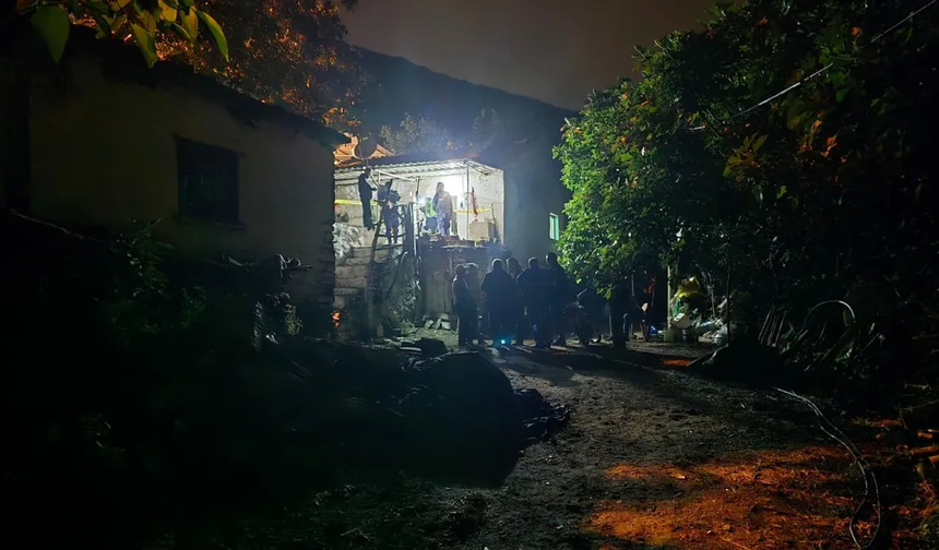 İzmir’de aile faciası: Baba oğlunu öldürdü, eşini ağır yaraladı