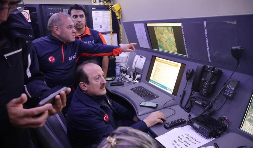 AFAD Başkanı Pehlivan, Foça’daki sel bölgesinde incelemelerde bulundu