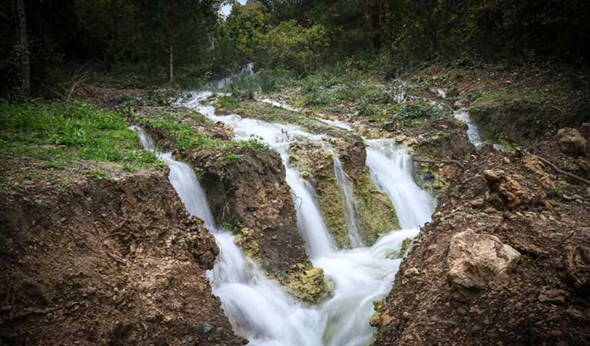 Balıkesir’de kuruyan pınar, 20 yıl sonra depremle yeniden canlandı