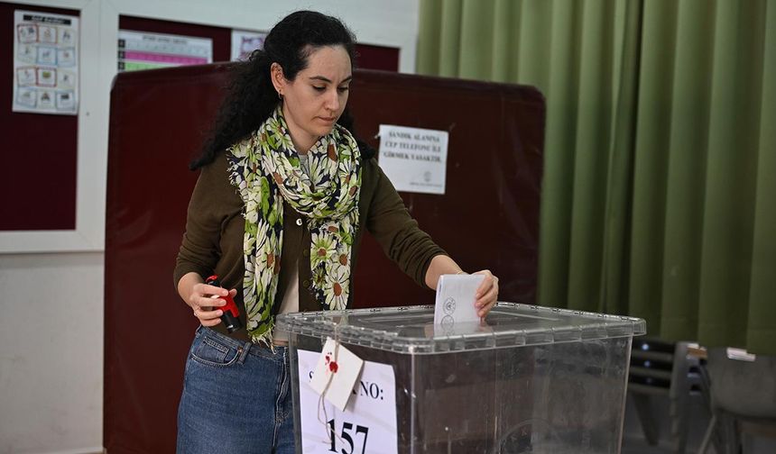 KKTC sandık başında: Cumhurbaşkanlığı seçiminde 7 aday yarışıyor
