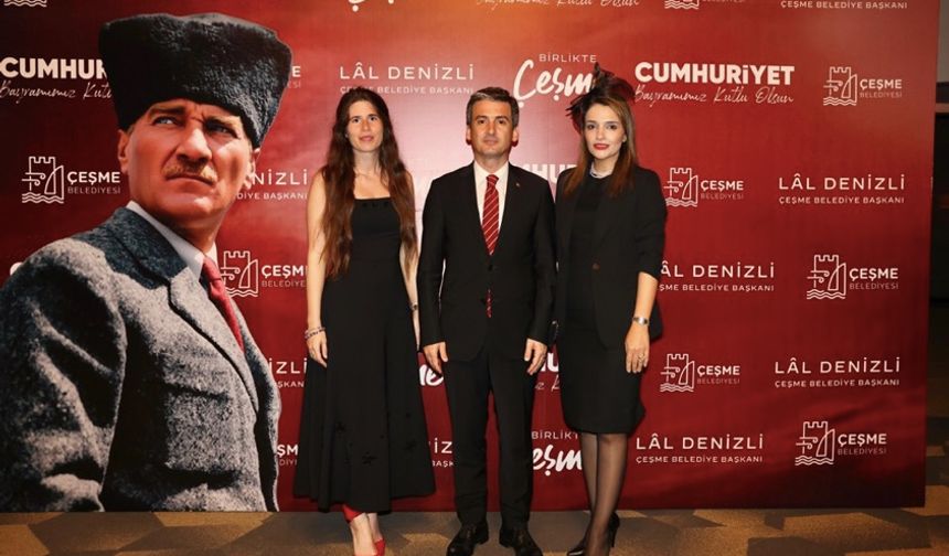 Çeşme’de Cumhuriyet’in 102. yılı büyük coşkuyla kutlandı