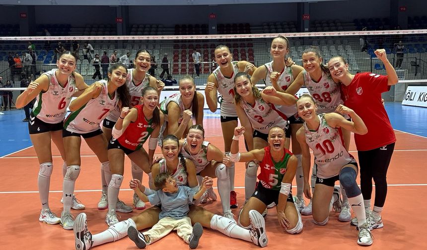 Voleybolda lider Karşıyaka deplasmanda sahne alıyor