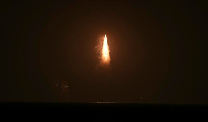 Çin, Shandong açıklarından üç yeni test uydusunu uzaya gönderdi