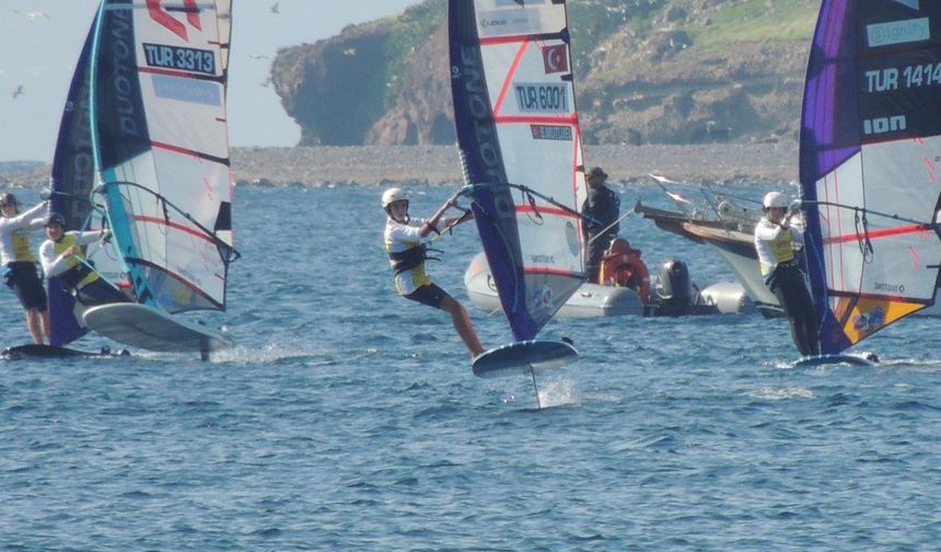 Türkiye Yelken Federasyonu Windsurf Slalom Ligi, Foça’da start aldı