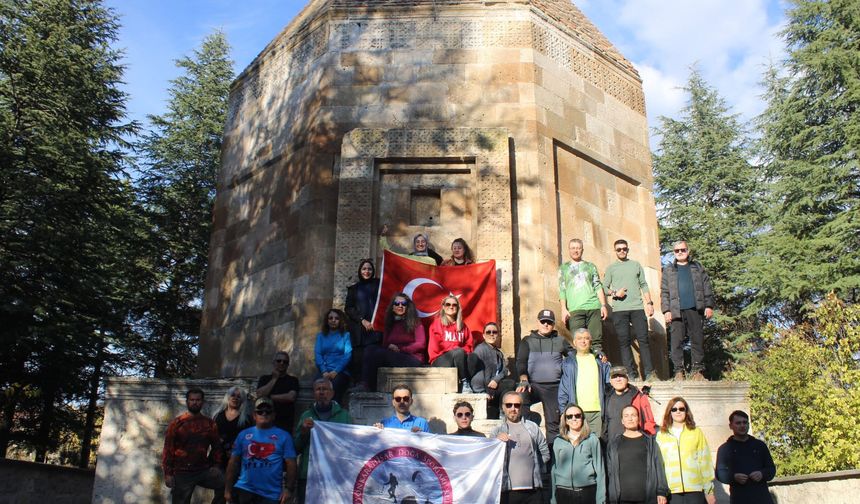 Atatürk için yürüdüler