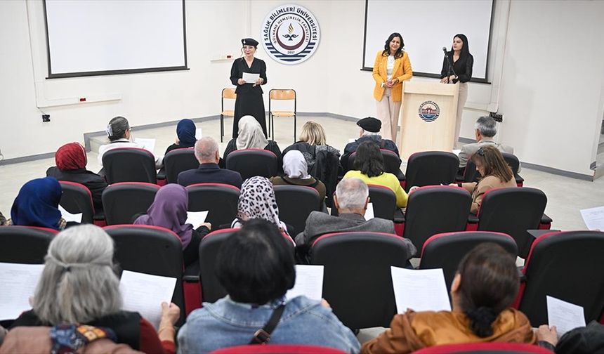 60 yaş üstü kişiler çevrim içi eğitimle 'üniversiteli' olabilecek