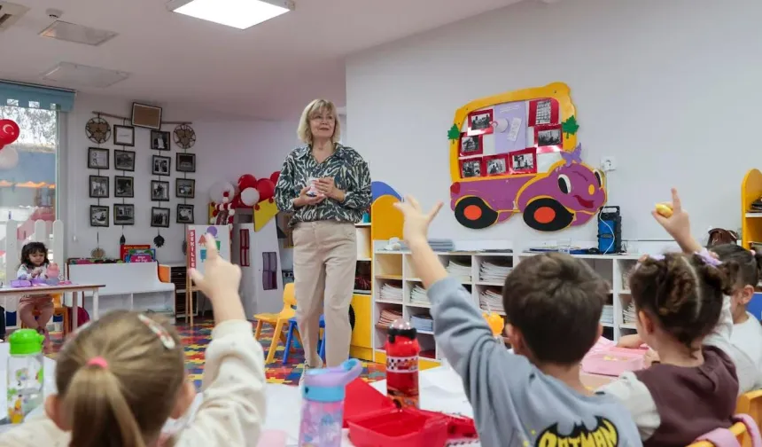 Buca Belediyesi’nden miniklere diş sağlığı eğitimi